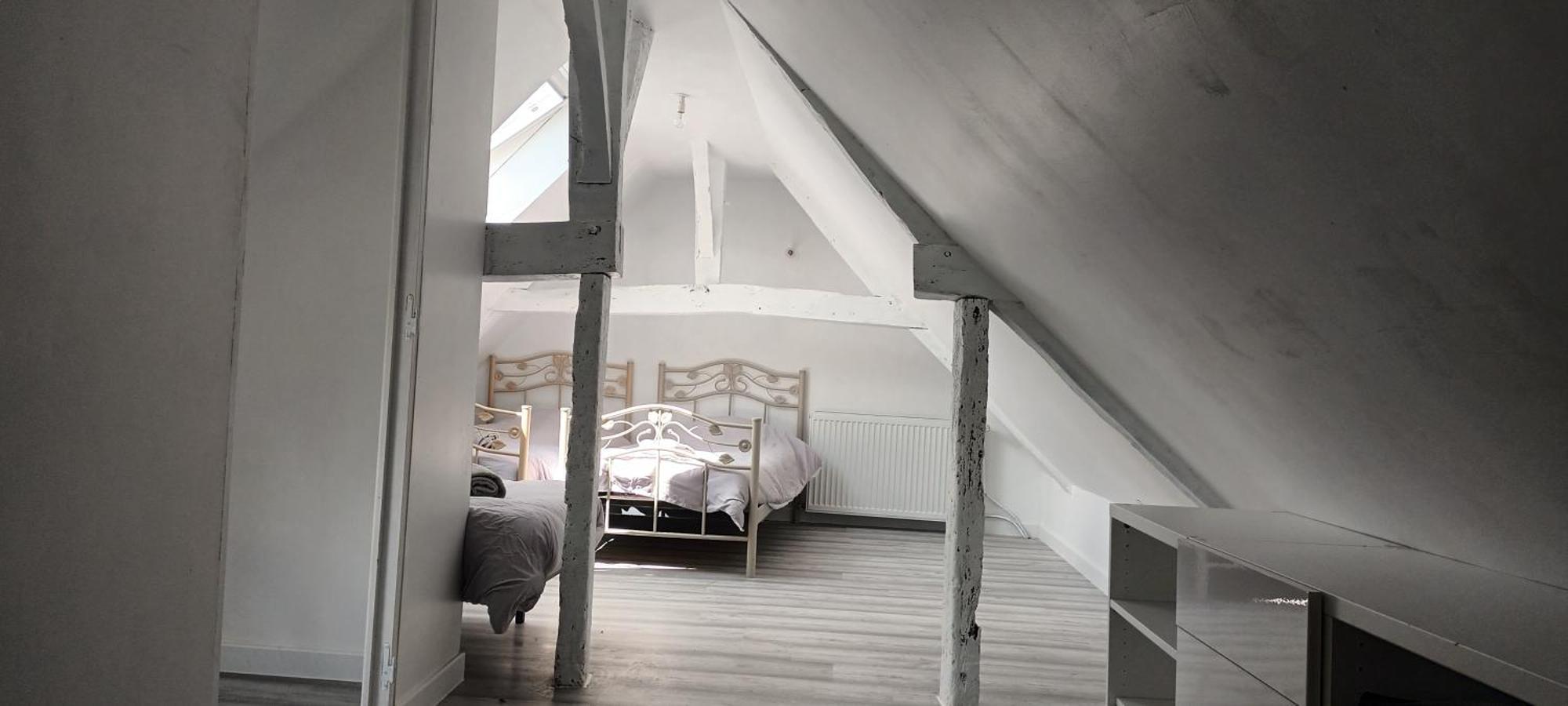 Maison De Campagne Seiches-sur-le-Loir Exterior foto